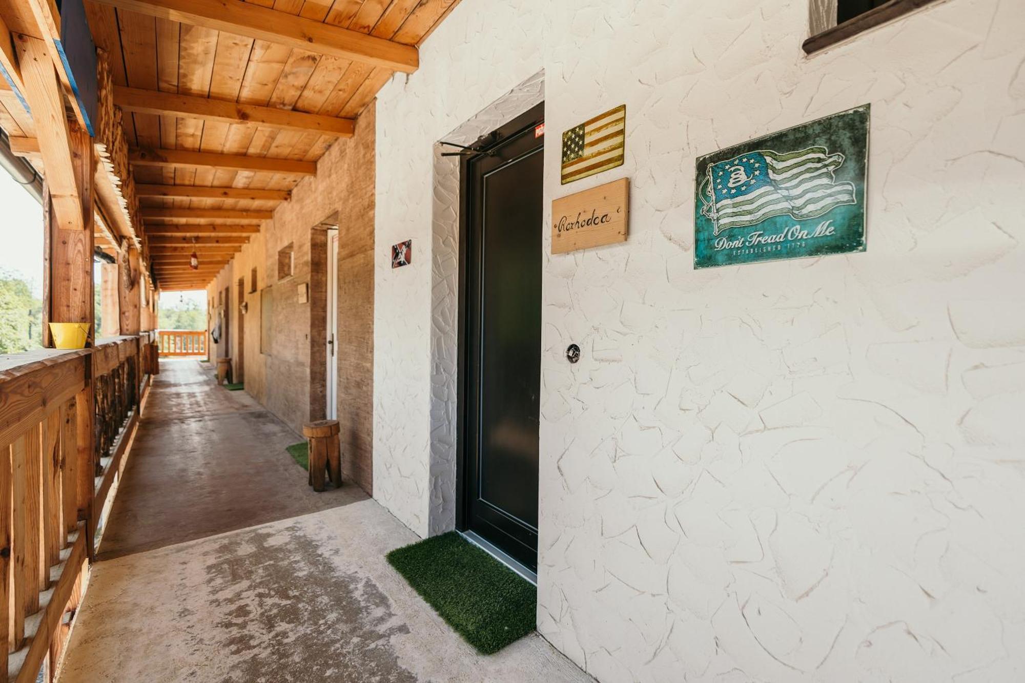 Ranch 13 - Western A Kone Nemšová Kamer foto